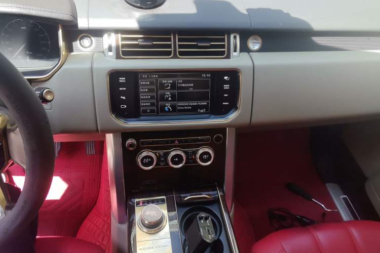 Used Land Rover Range 2015 3.0 SC V6 Vogue SE Long-Wheelbase Edition Audio And AC Panel