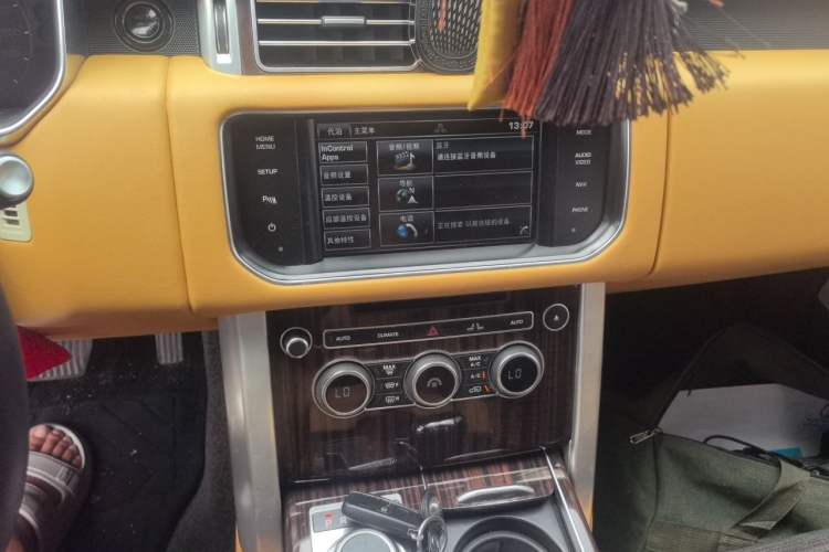 Used Land Rover Range  Audio And AC Panel