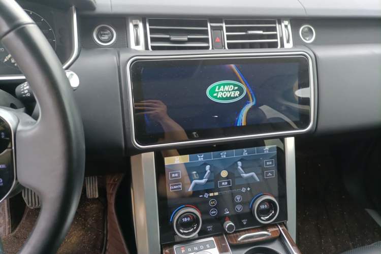Used Land Rover Range 2015 3.0 SC V6 Vogue Audio And AC Panel