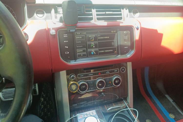 Used Land Rover Range 2015 3.0 SC V6 Vogue SE Long-Wheelbase Edition Audio And AC Panel