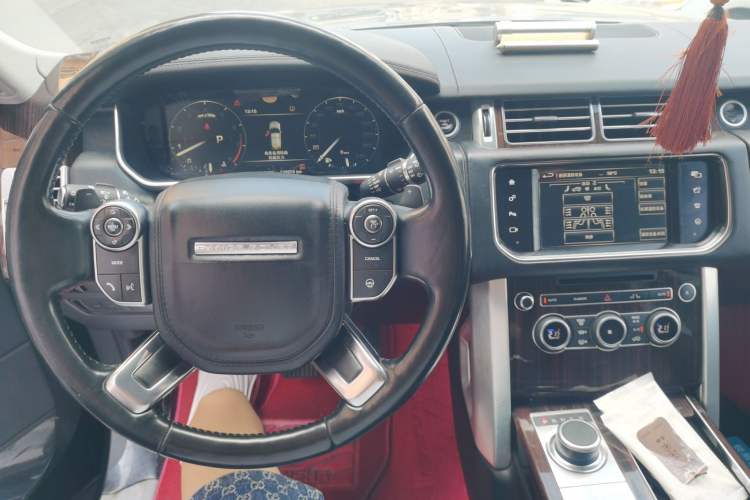 Used Land Rover Range 2015 3.0 SC V6 Vogue SE Long-Wheelbase Edition Audio And AC Panel