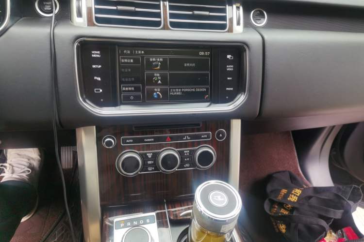 Used Land Rover Range 2015 3.0 SC V6 Vogue SE Long-Wheelbase Edition Audio And AC Panel