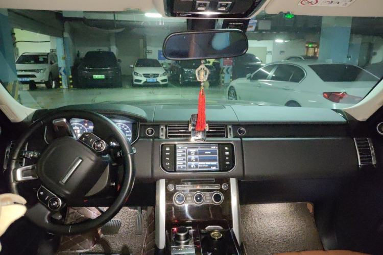 Used Land Rover Range 2015 3.0 SC V6 Vogue SE Long-Wheelbase Edition Center Console