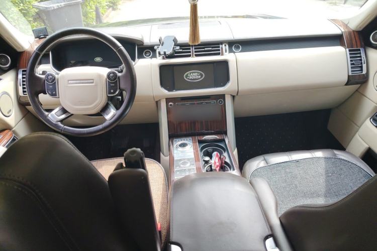 Used Land Rover Range 2015 3.0 SC V6 Vogue Center Console