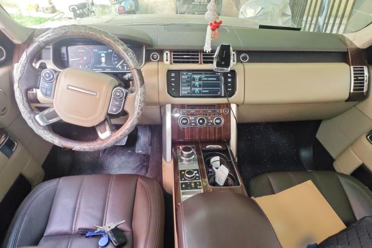 Used Land Rover Range 2015 3.0 SC V6 Vogue Center Console