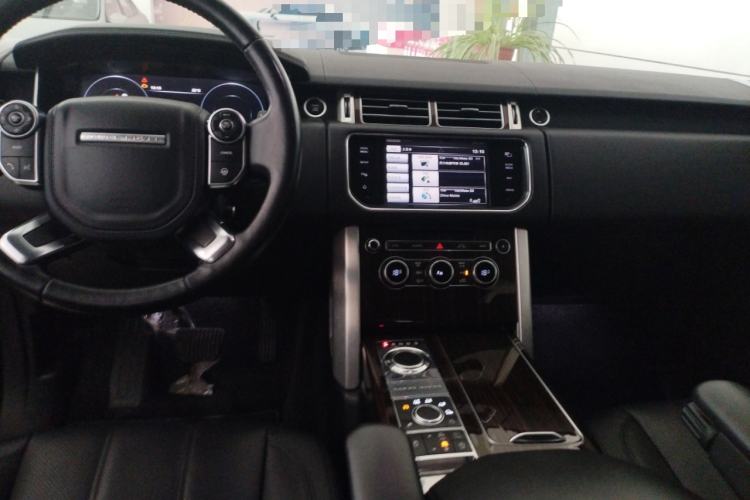 Used Land Rover Range 2015 3.0 SC V6 Vogue Center Console