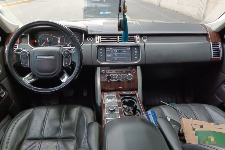 Used Land Rover Range 2015 3.0 SC V6 Vogue Center Console
