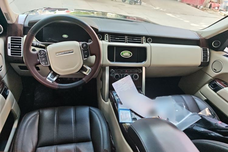 Used Land Rover Range 2015 3.0 SC V6 Vogue Center Console