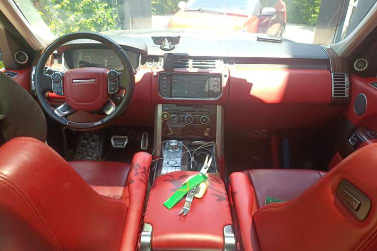 Used Land Rover Range 2015 3.0 SC V6 Vogue SE Long-Wheelbase Edition Center Console