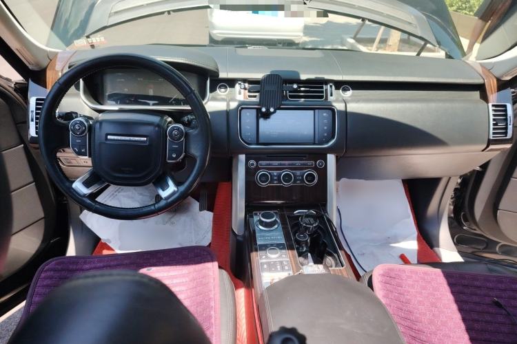 Used Land Rover Range 2015 3.0 SC V6 Vogue Center Console