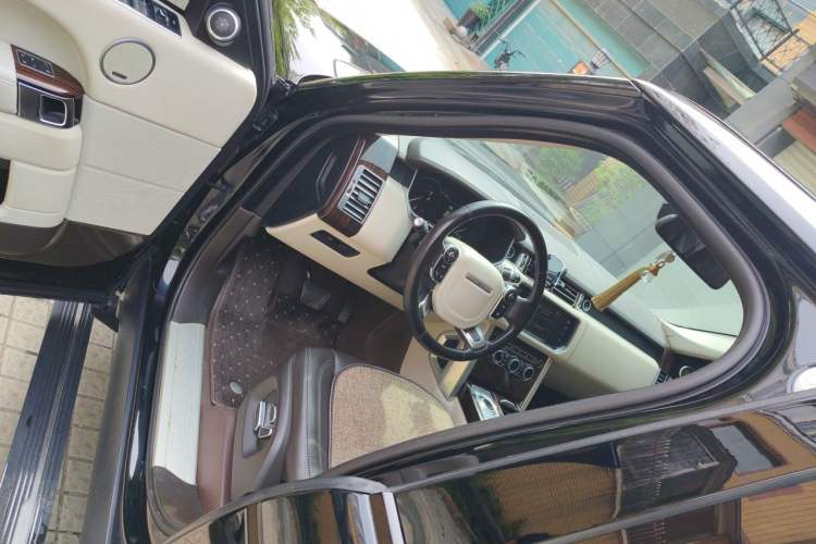 Used Land Rover Range 2015 3.0 SC V6 Vogue Driver Seat