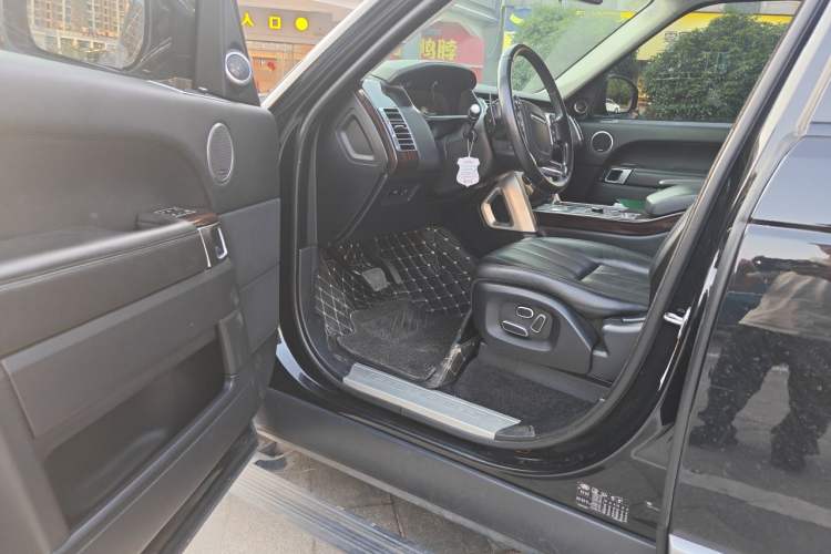 Used Land Rover Range 2015 3.0 SC V6 Vogue Driver Seat
