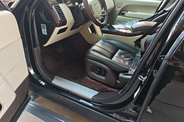 Used Land Rover Range 2015 3.0 SC V6 Vogue Driver Seat