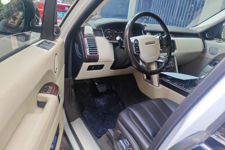 Used Land Rover Range 2015 3.0 SC V6 Vogue Driver Seat