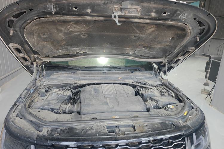 Used Land Rover Range 2015 3.0 SC V6 Vogue Engine Bay