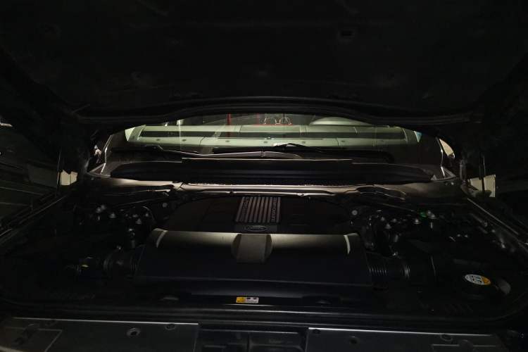 Used Land Rover Range 2015 3.0 SC V6 Vogue Engine Bay
