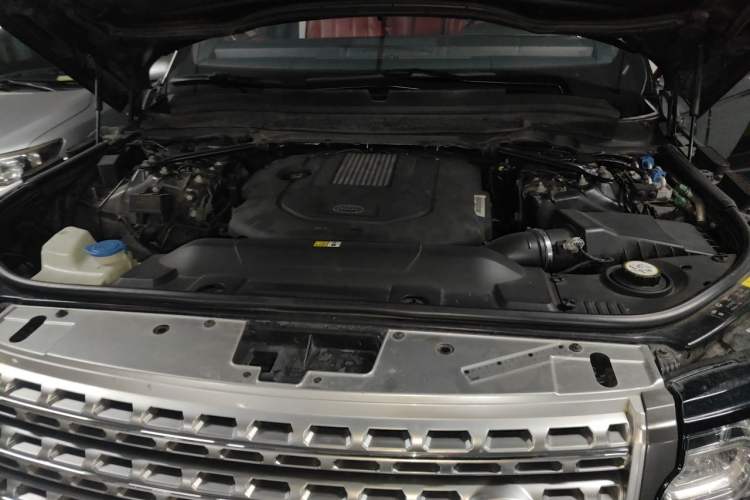 Used Land Rover Range  Engine Bay