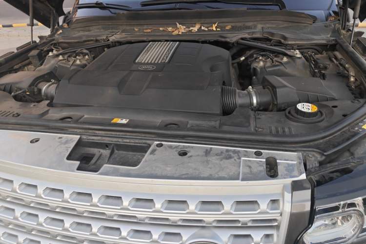Used Land Rover Range 2015 3.0 SC V6 Vogue Engine Bay