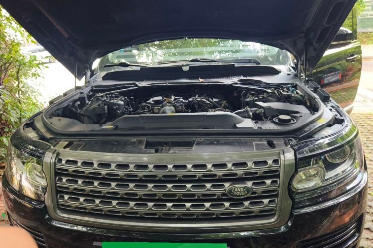 Used Land Rover Range  Engine Bay