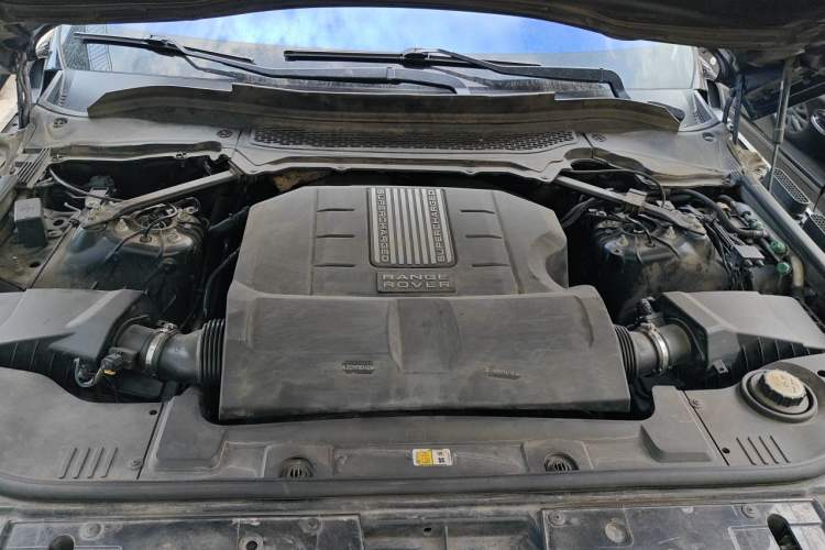 Used Land Rover Range  Engine Bay