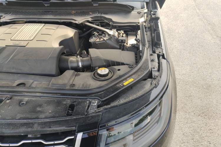 Used Land Rover Range 2015 3.0 SC V6 Vogue Engine Bay Left