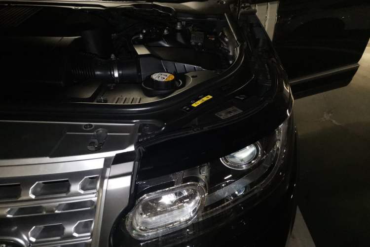 Used Land Rover Range 2015 3.0 SC V6 Vogue Engine Bay Left