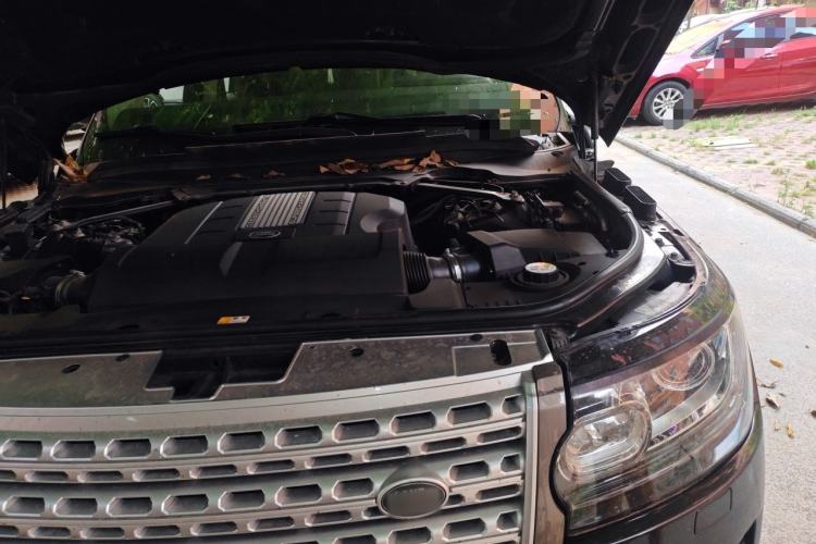 Used Land Rover Range 2015 3.0 SC V6 Vogue Engine Bay Left