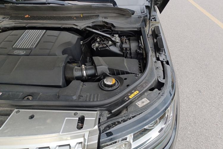 Used Land Rover Range 2015 3.0 SC V6 Vogue Engine Bay Left