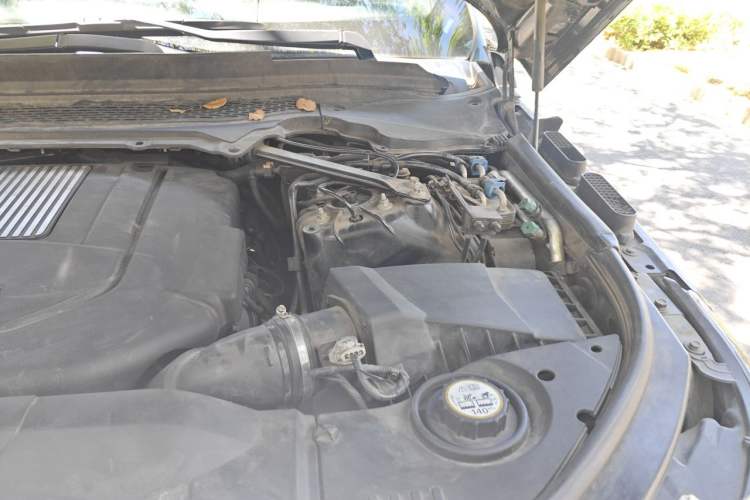 Used Land Rover Range  Engine Bay Left