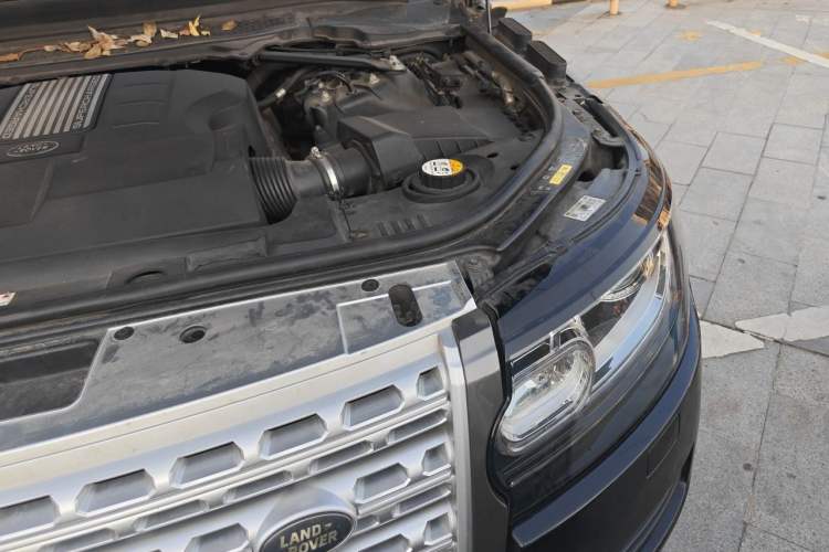 Used Land Rover Range 2015 3.0 SC V6 Vogue Engine Bay Left