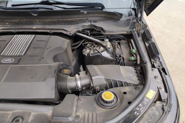 Used Land Rover Range  Engine Bay Left