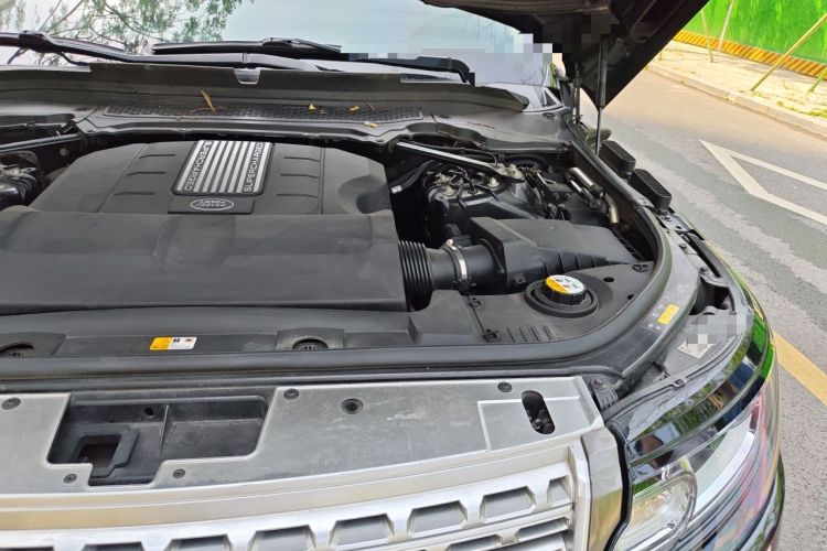 Used Land Rover Range 2015 3.0 SC V6 Vogue Engine Bay Left