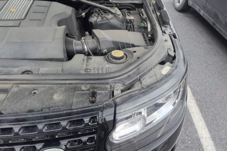 Used Land Rover Range  Engine Bay Left