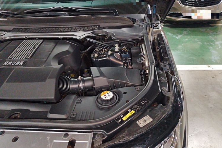 Used Land Rover Range 2015 3.0 SC V6 Vogue Engine Bay Left