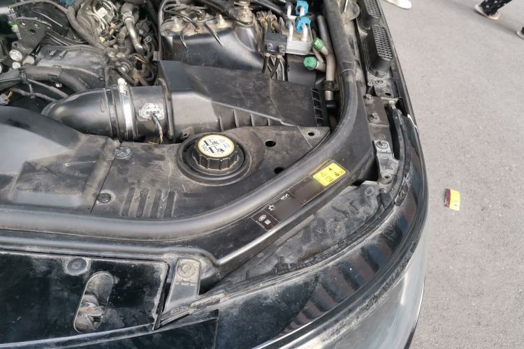 Used Land Rover Range  Engine Bay Left