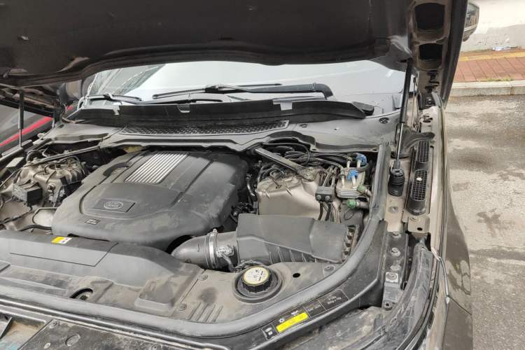 Used Land Rover Range  Engine Bay Left