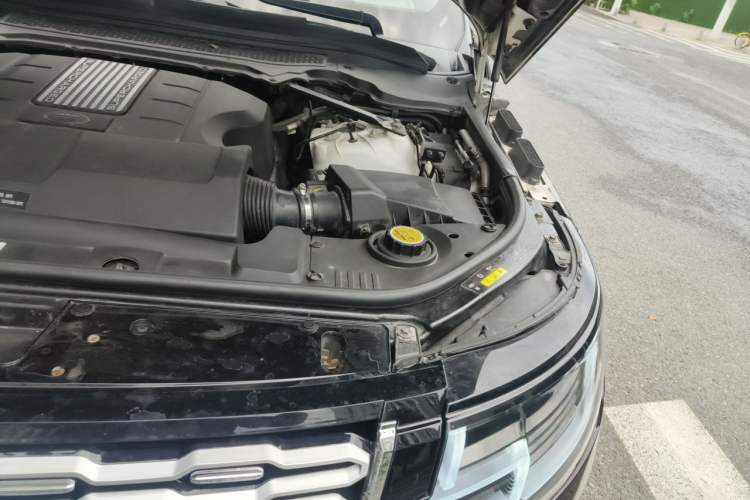 Used Land Rover Range  Engine Bay Left