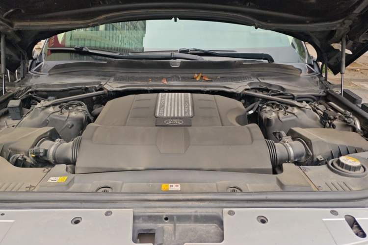Used Land Rover Range 2015 3.0 SC V6 Vogue Engine Bay