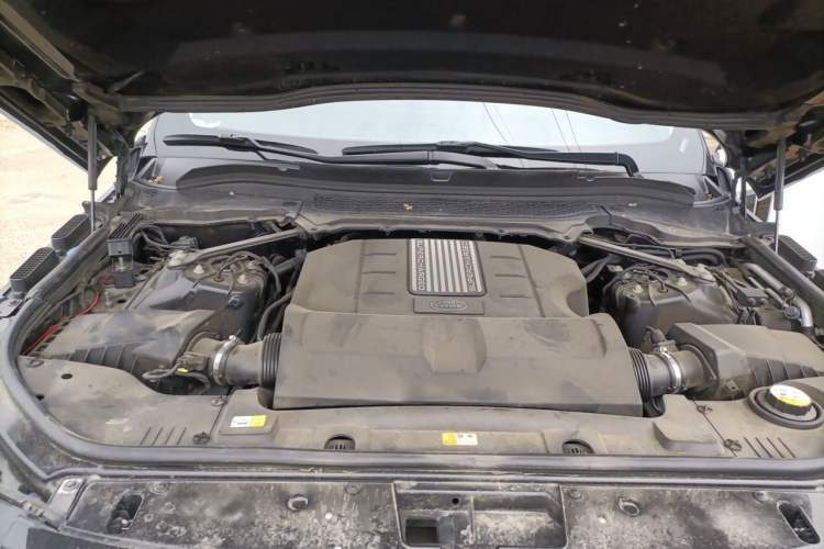 Used Land Rover Range 2015 3.0 SC V6 Vogue Engine Bay