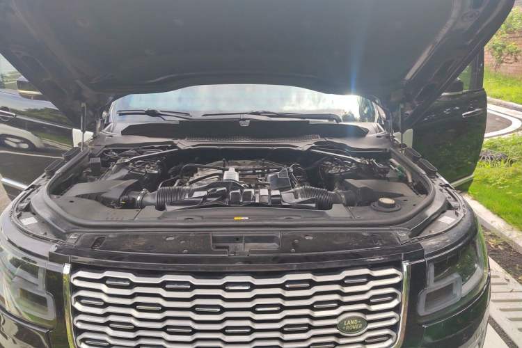 Used Land Rover Range  Engine Bay