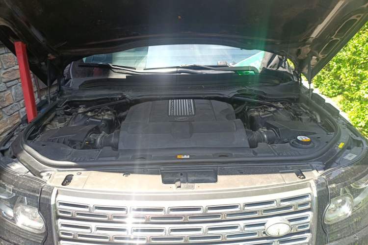 Used Land Rover Range 2015 3.0 SC V6 Vogue SE Long-Wheelbase Edition Engine Bay