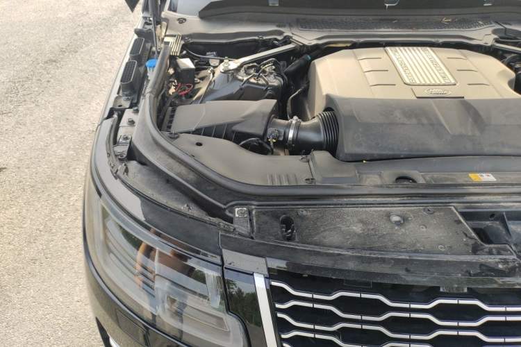 Used Land Rover Range 2015 3.0 SC V6 Vogue Engine Bay Right