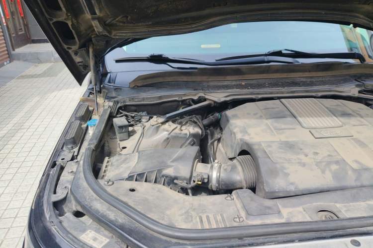 Used Land Rover Range 2015 3.0 SC V6 Vogue Engine Bay Right