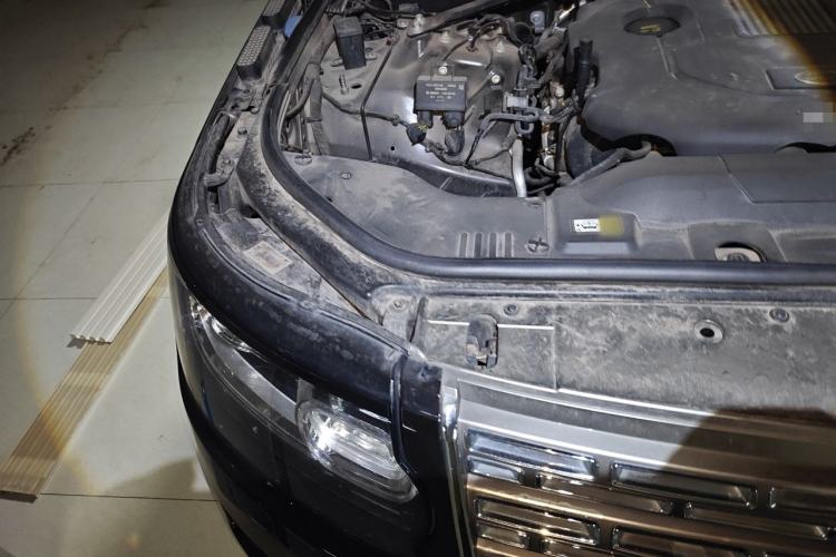 Used Land Rover Range  Engine Bay Right