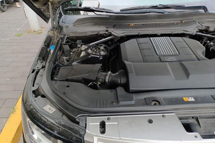 Used Land Rover Range 2015 3.0 SC V6 Vogue Engine Bay Right
