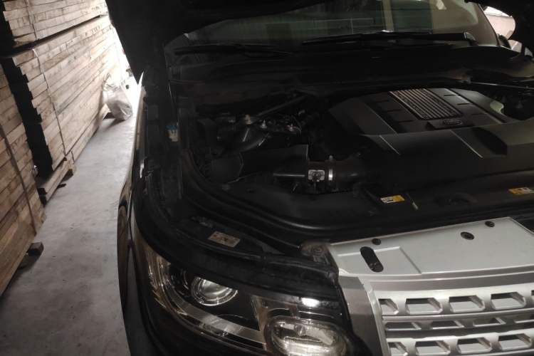 Used Land Rover Range 2015 3.0 SC V6 Vogue Engine Bay Right