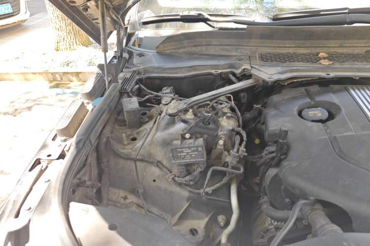Used Land Rover Range  Engine Bay Right