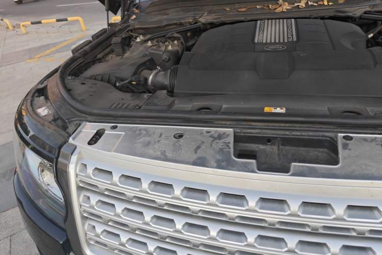Used Land Rover Range 2015 3.0 SC V6 Vogue Engine Bay Right