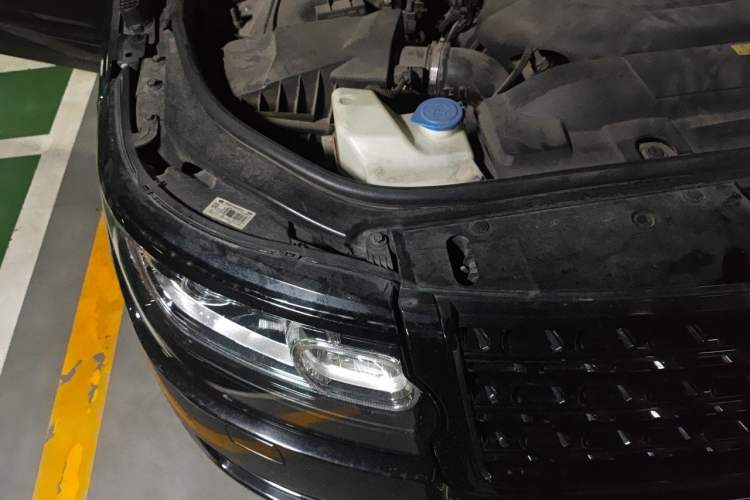 Used Land Rover Range  Engine Bay Right