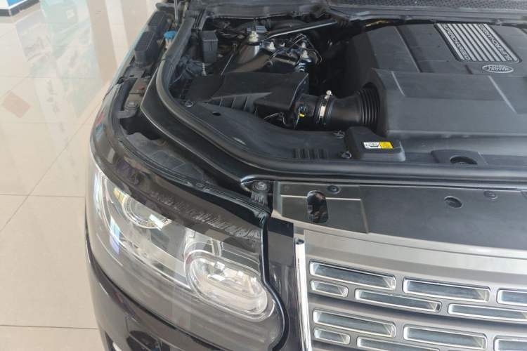 Used Land Rover Range  Engine Bay Right